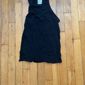 WSLY Classic Black Sleeveless Top